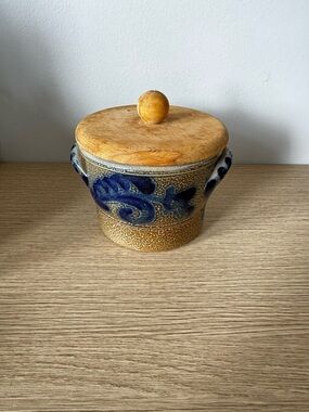 Blue Accent Ceramic Salt Glaze Storage Jar with Wooden Lid